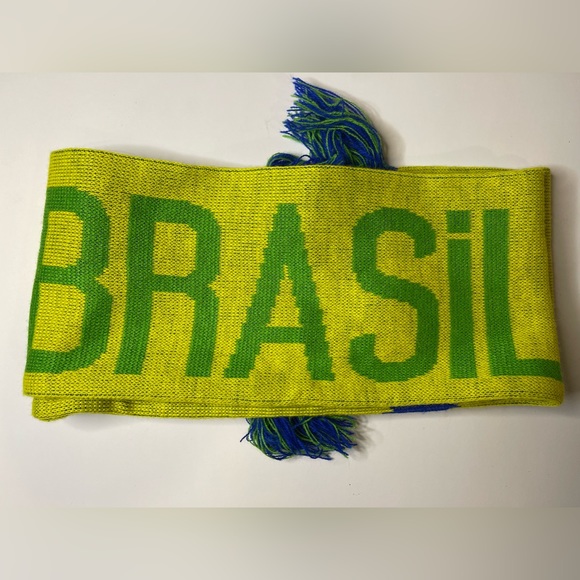 Brazil National Team Adidas Scarf. Soccer style Scarf - Picture 1 of 4
